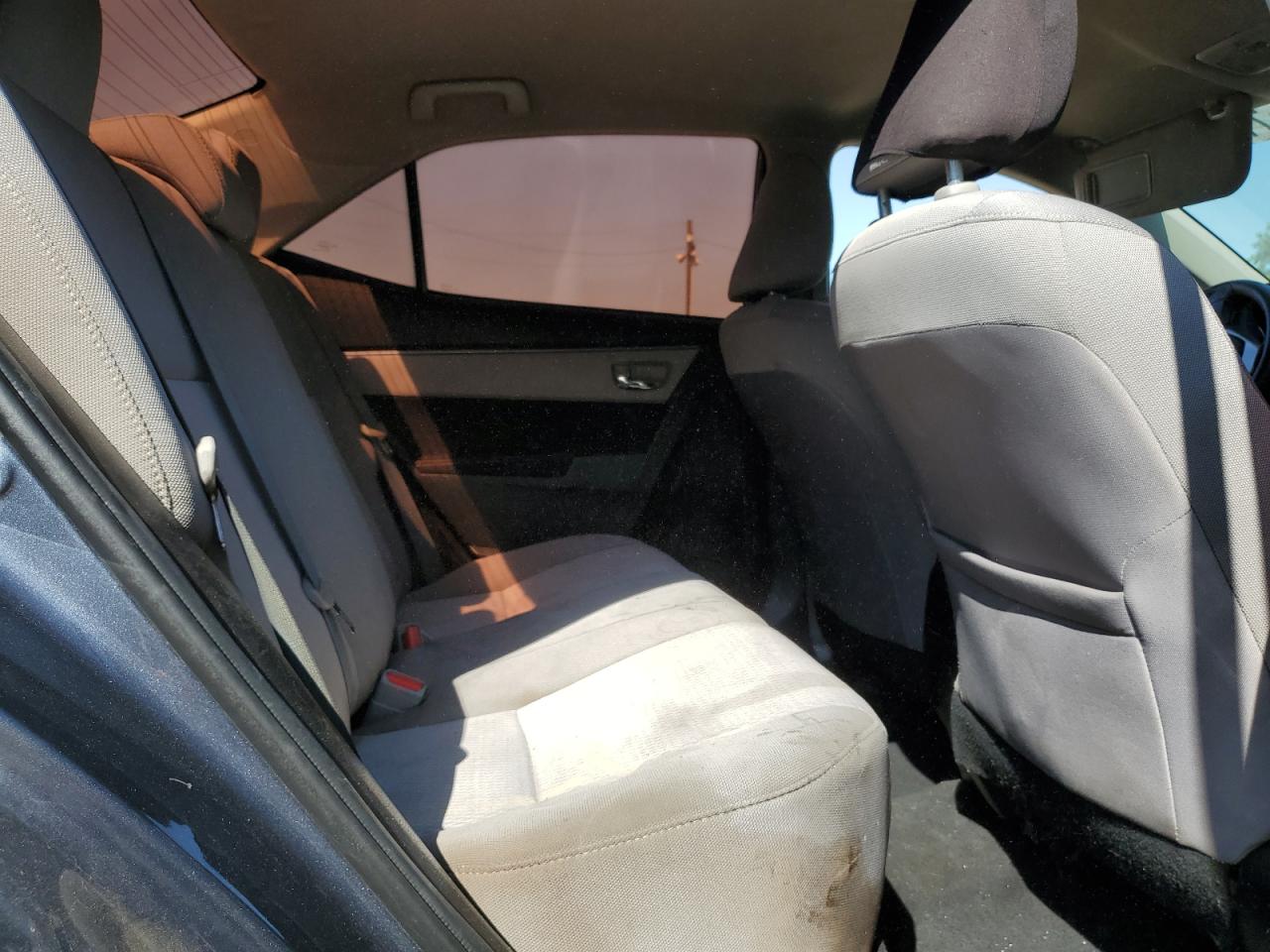 Toyota Corolla L Image 6