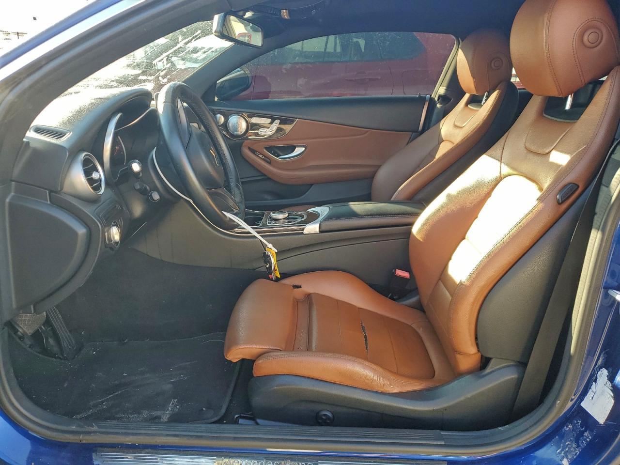 Mercedes-Benz C-Class 300 Image 10