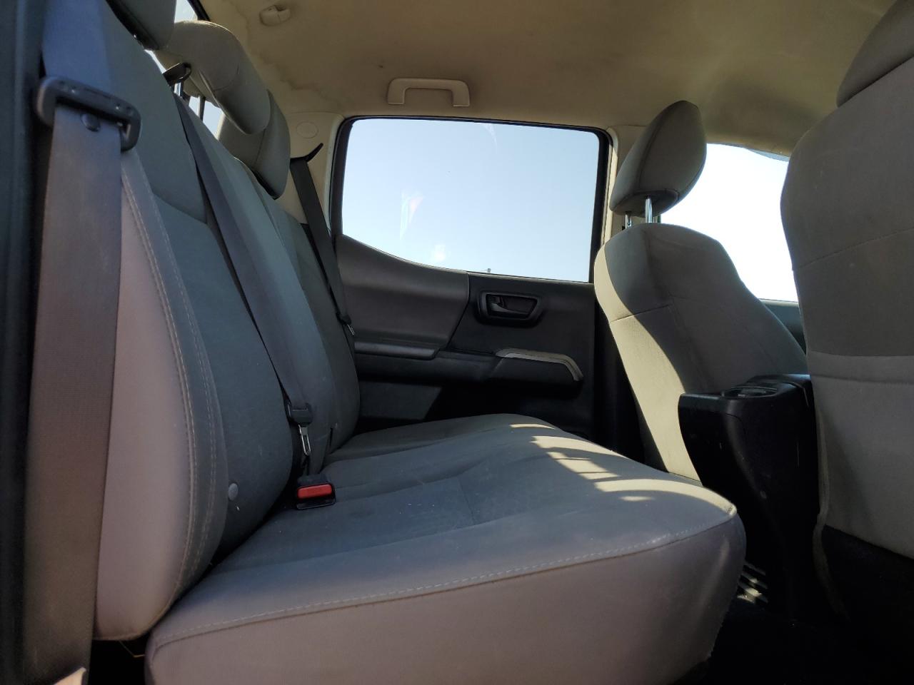 Toyota Tacoma Double Cab Image 8