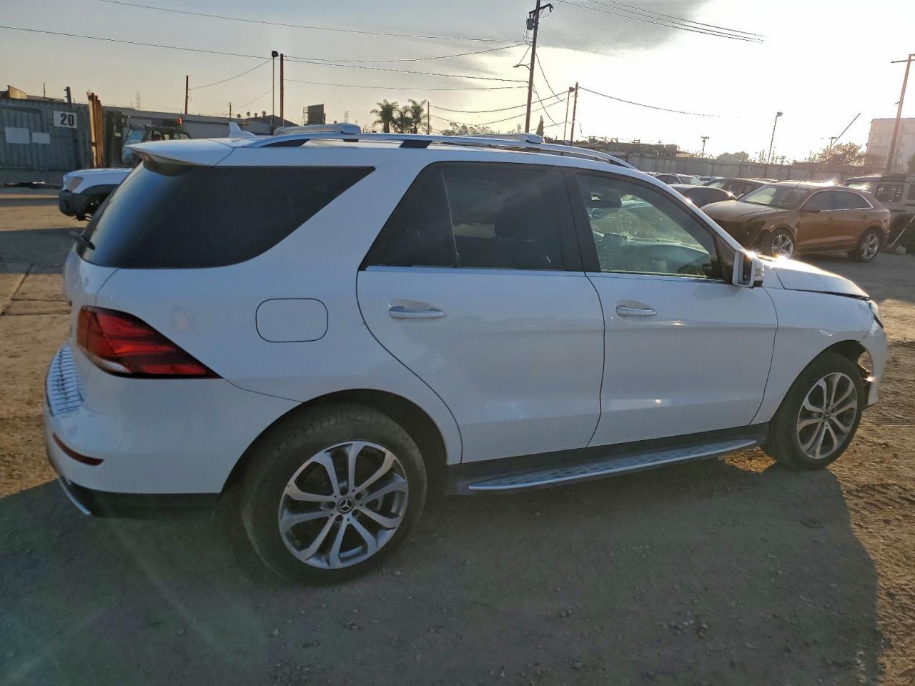 Mercedes-Benz GLE 350 Image 5