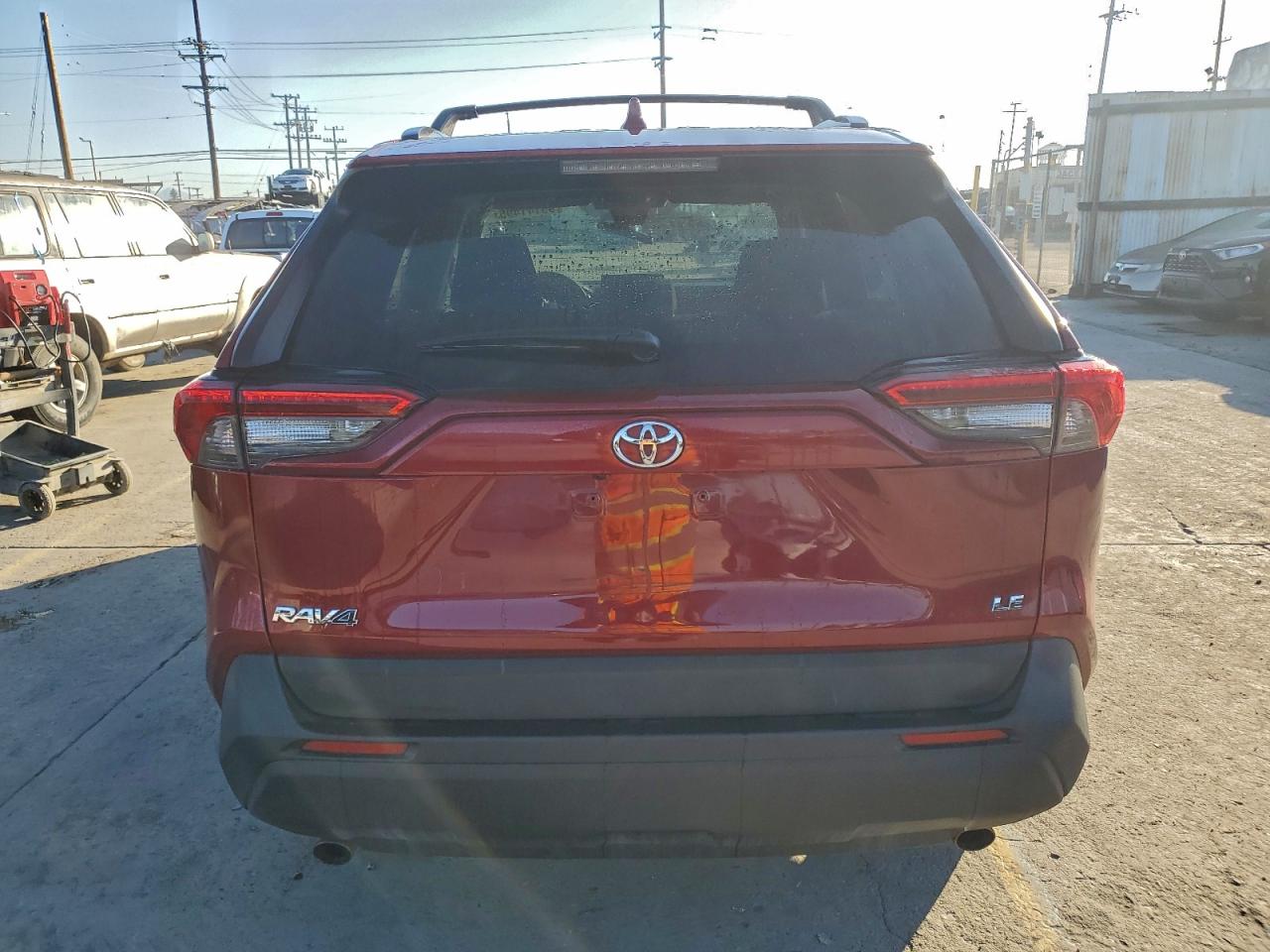 Toyota RAV4 Le Image 2