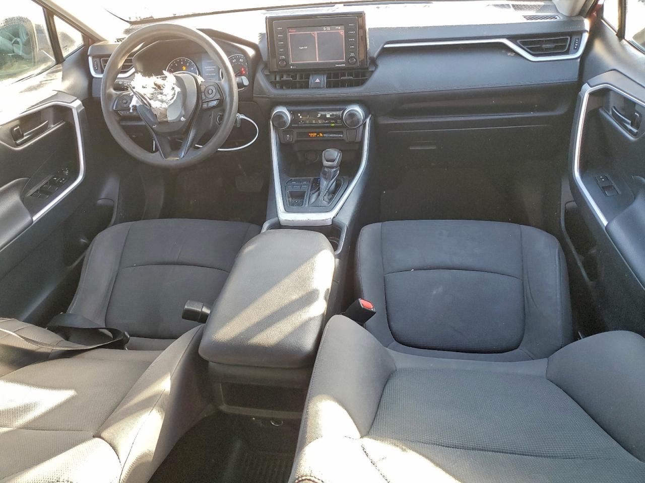 Toyota RAV4 Le Image 5