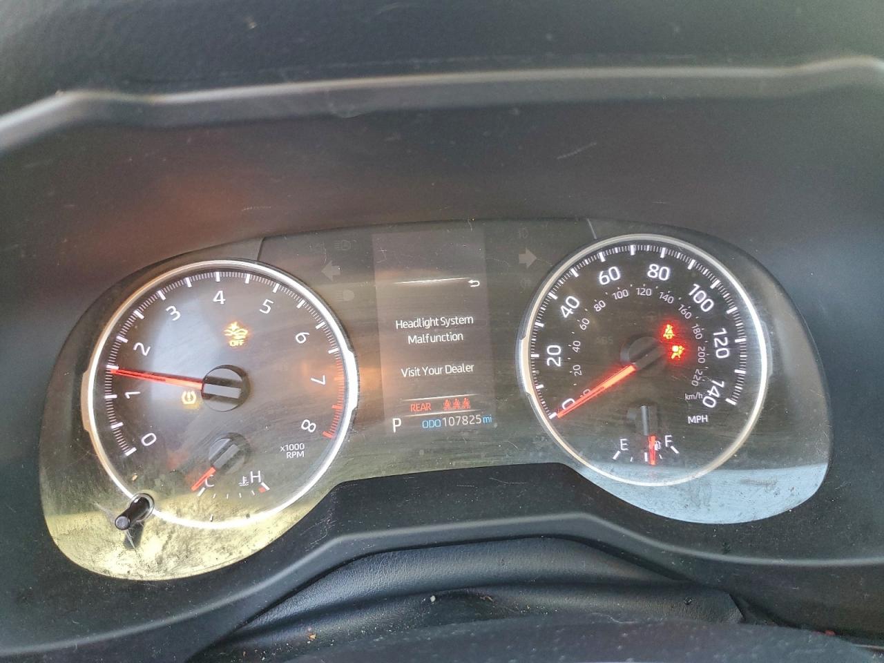 Toyota RAV4 Le Image 8