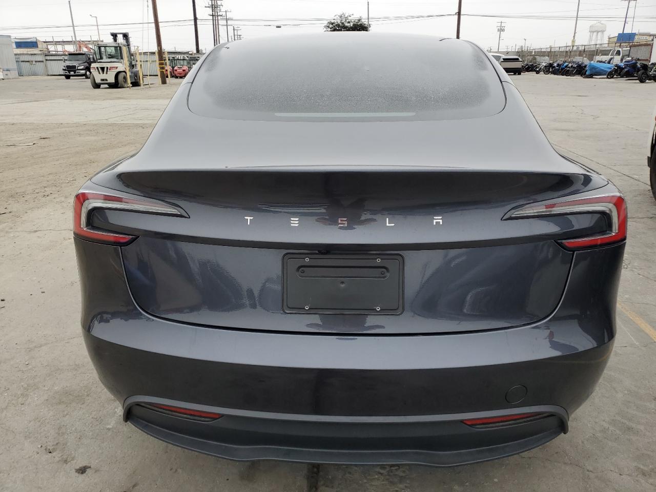 Tesla Model 3 Image 2