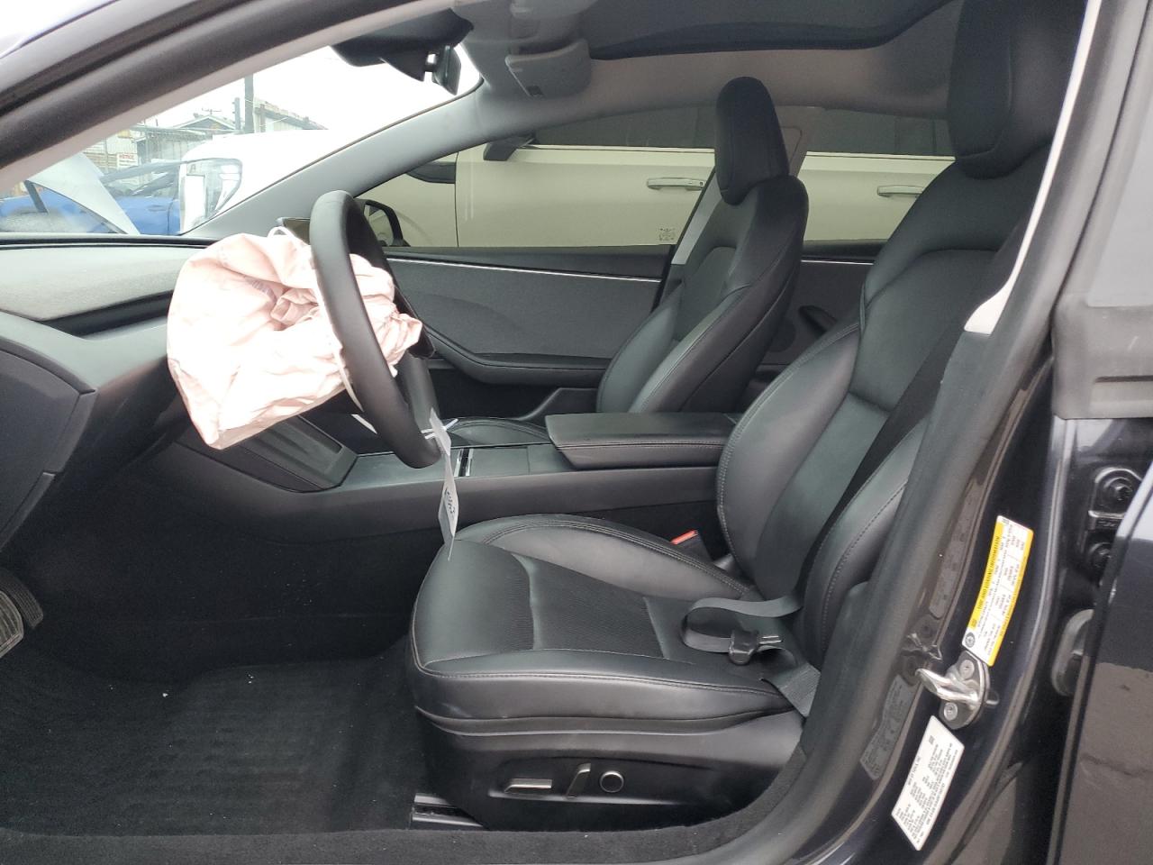 Tesla Model 3 Image 7