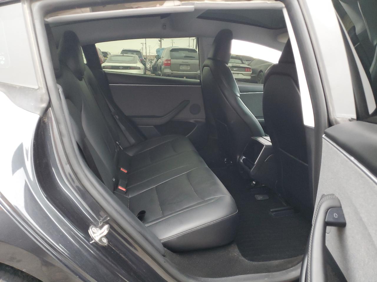 Tesla Model 3 Image 8