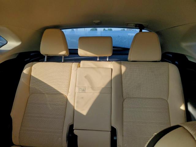 Lexus NX 200t Base Image 12