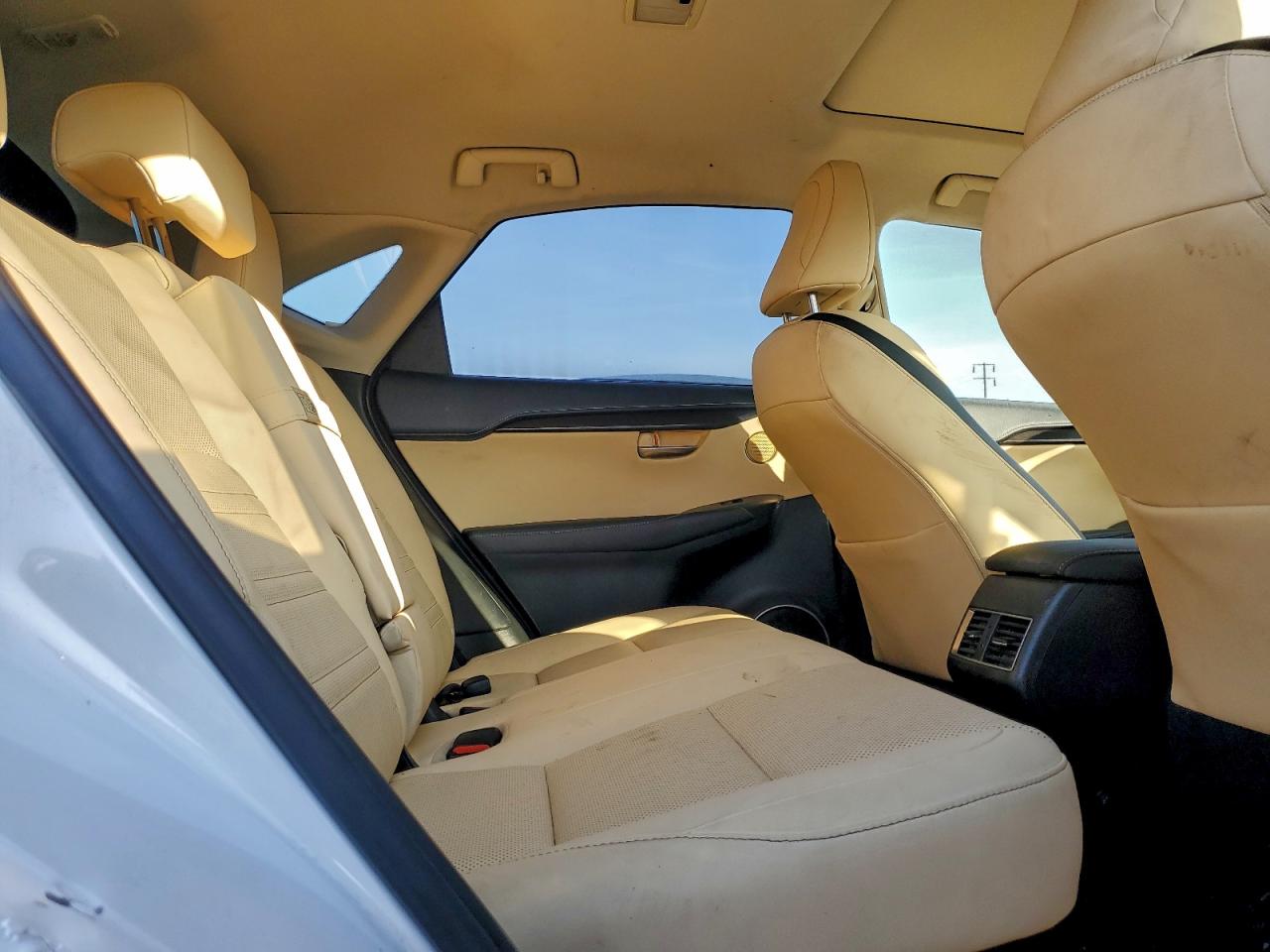 Lexus NX 200t Base Image 9