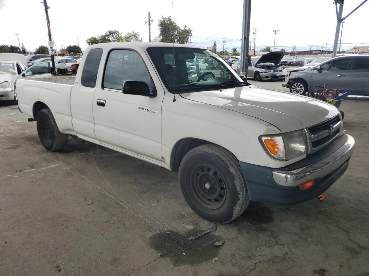 Toyota Tacoma Xtracab Image 4