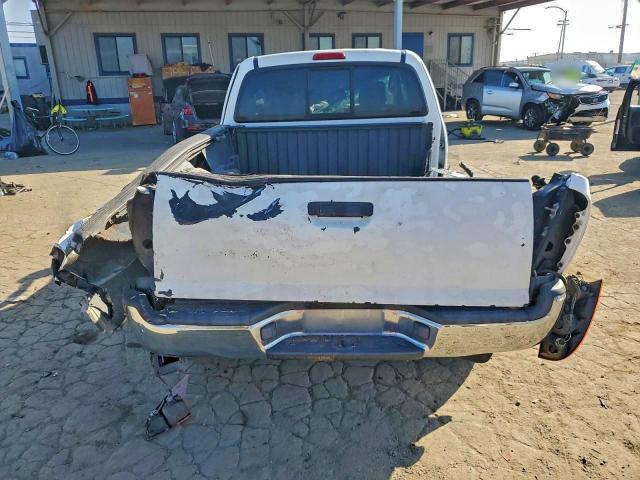 Toyota Tacoma Prerunner Access Cab Image 6