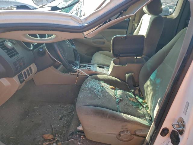 Toyota Tacoma Prerunner Access Cab Image 4