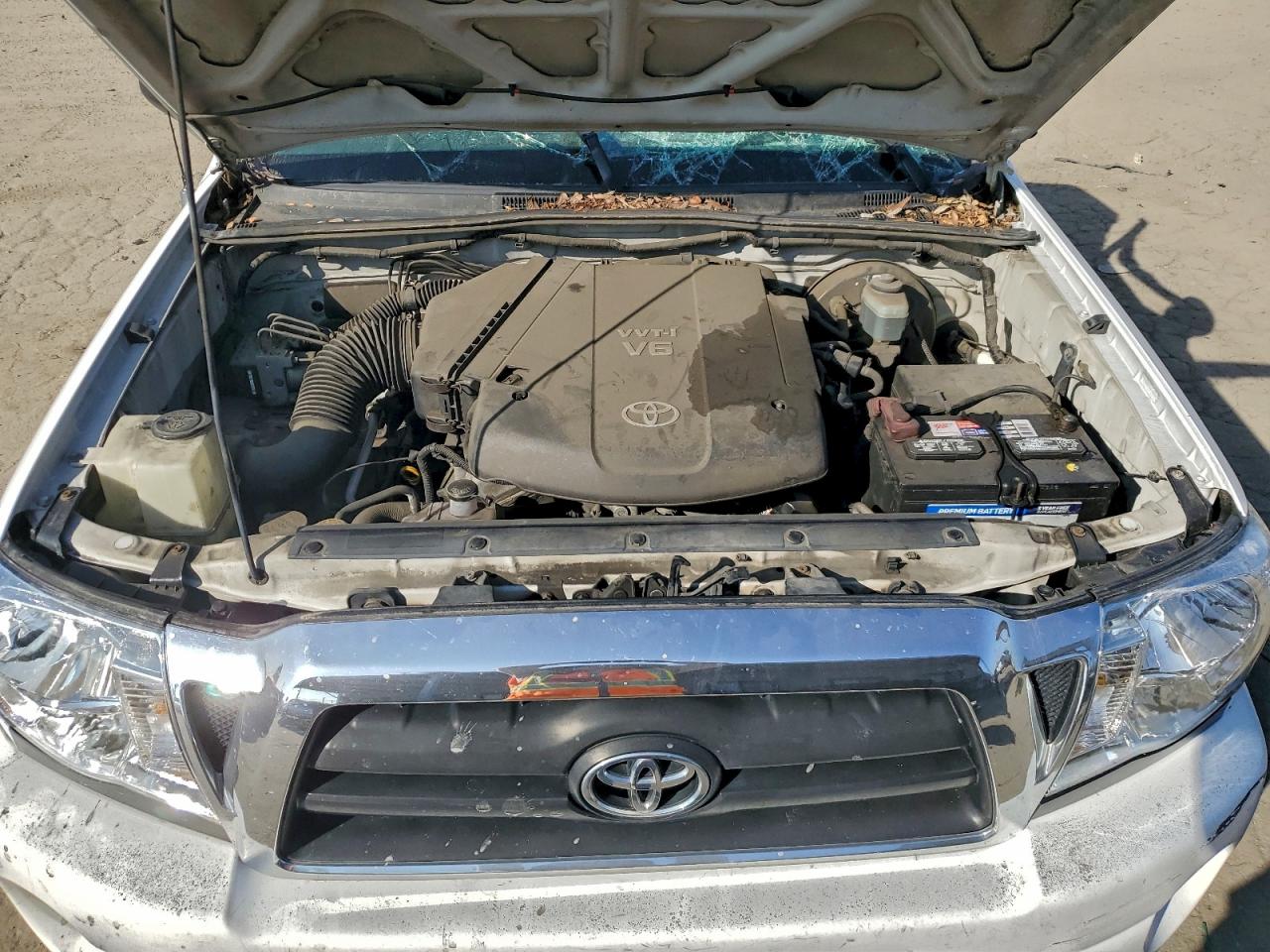 Toyota Tacoma Prerunner Access Cab Image 12