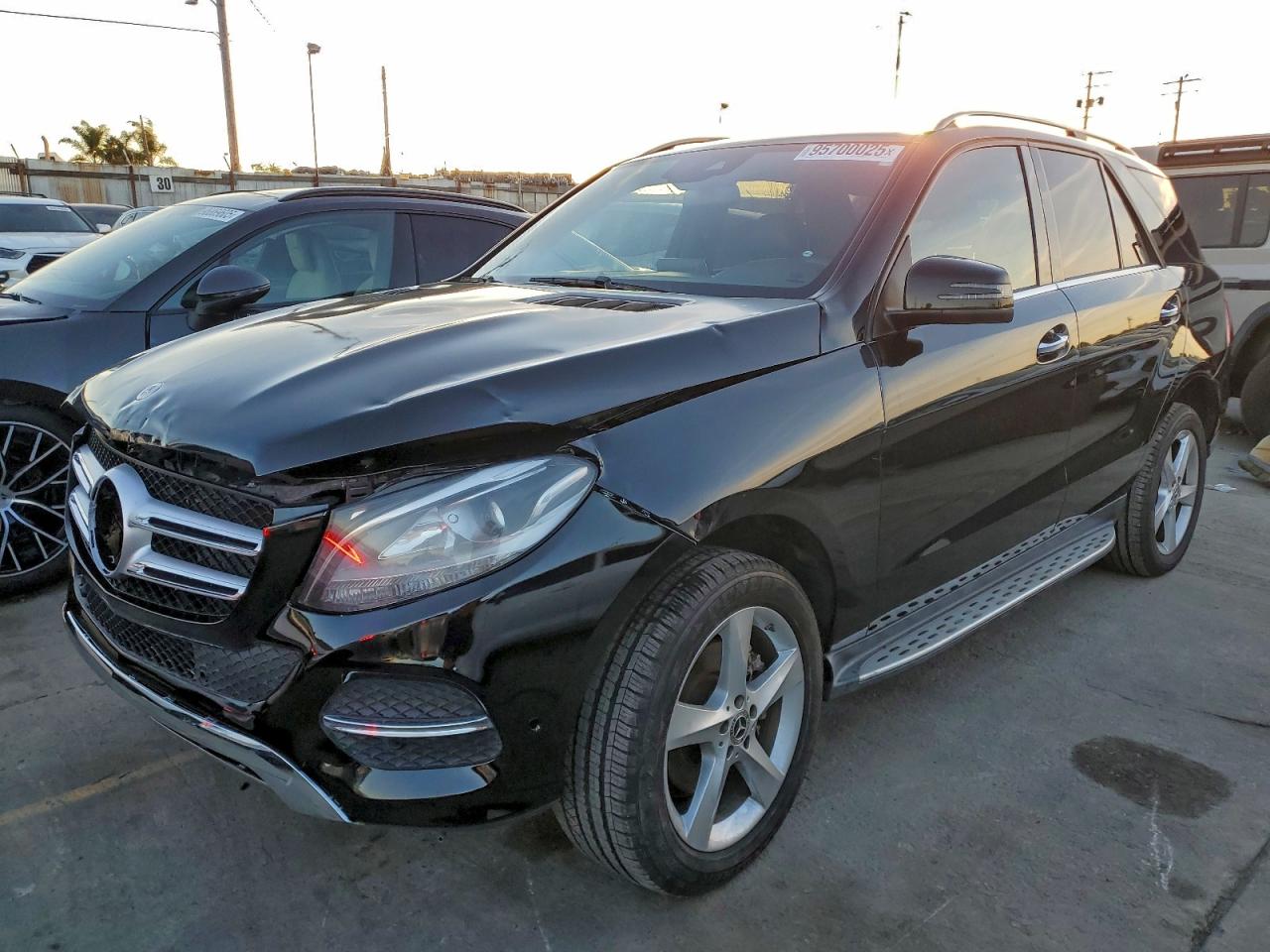 Mercedes-Benz GLE 350 Image 1