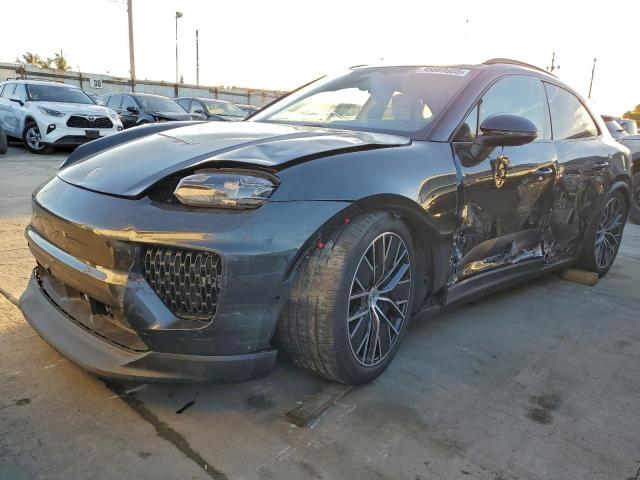  Salvage Porsche Macan 4
