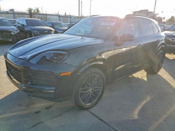  Salvage Porsche Cayenne