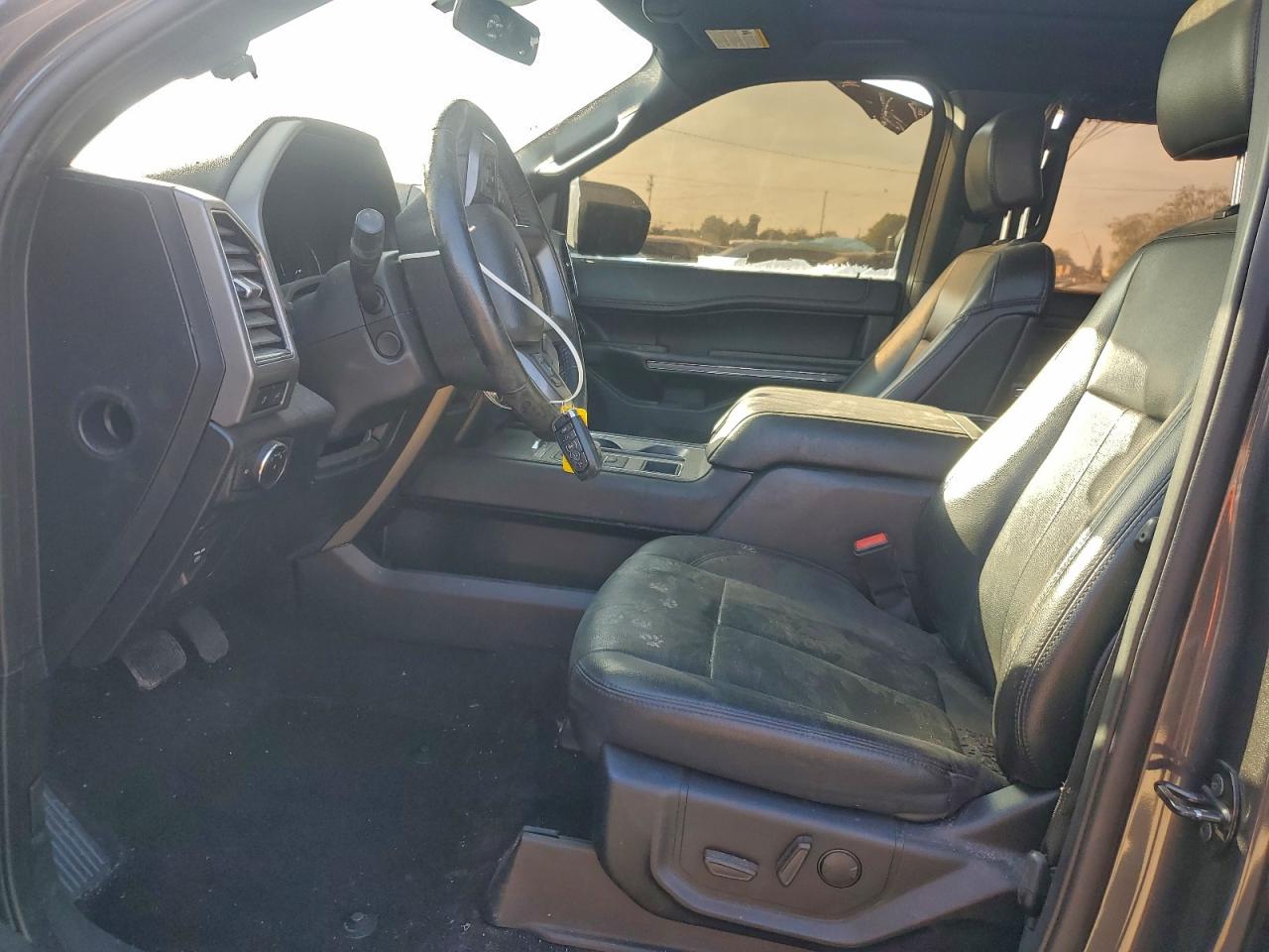 Ford Expedition Xlt Image 13