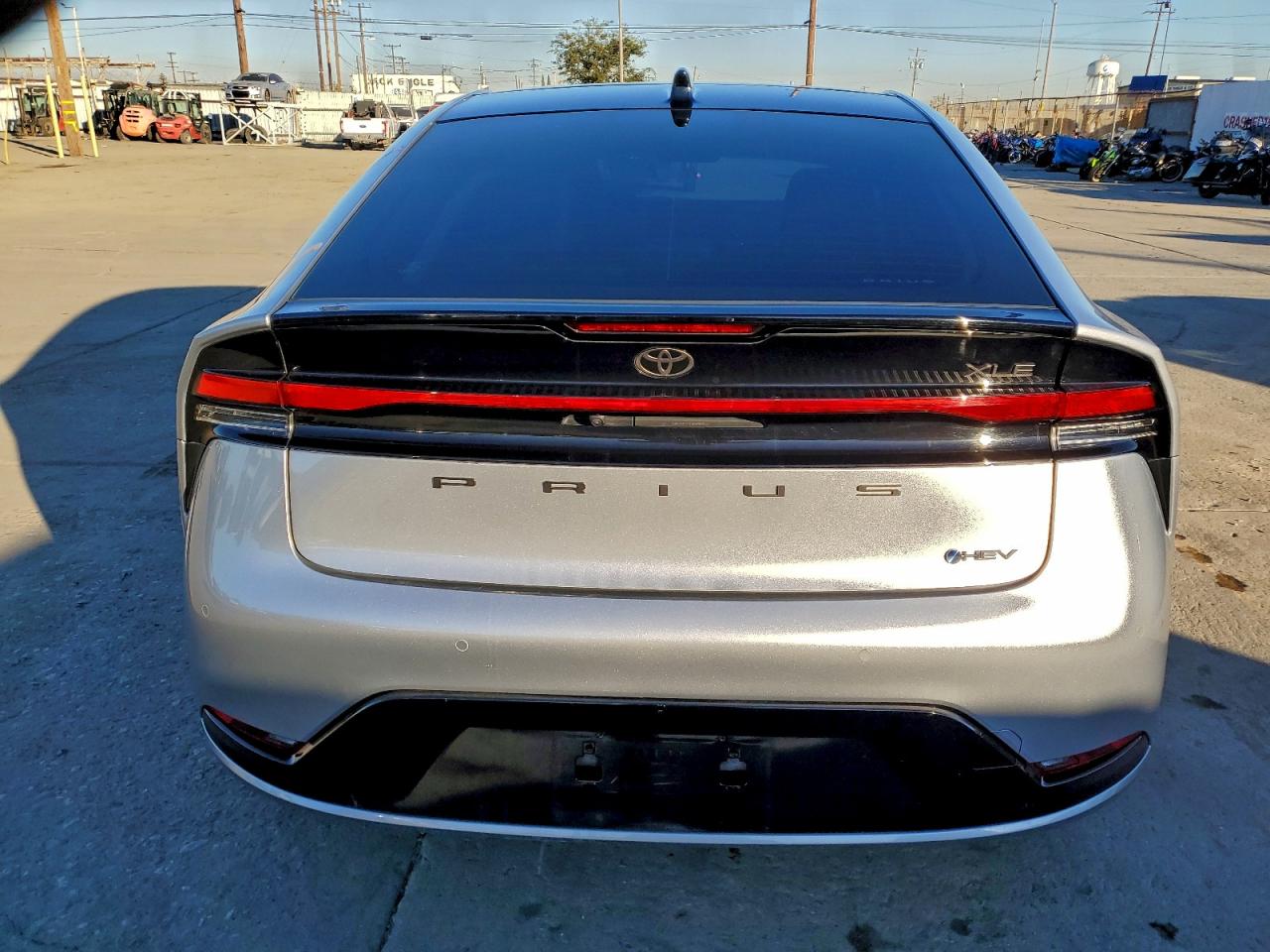 Toyota Prius Le Image 4