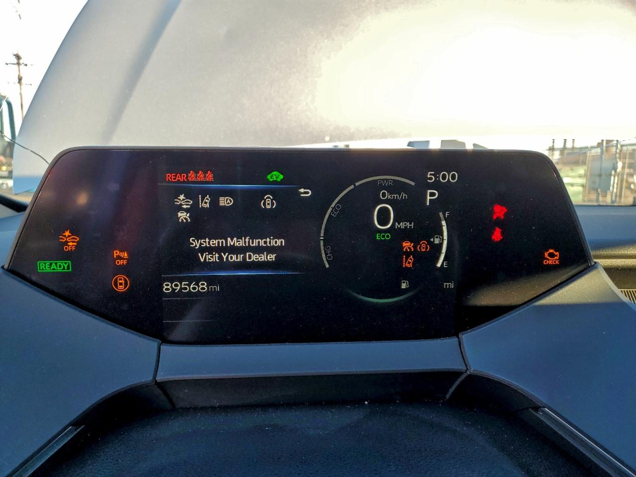 Toyota Prius Le Image 12