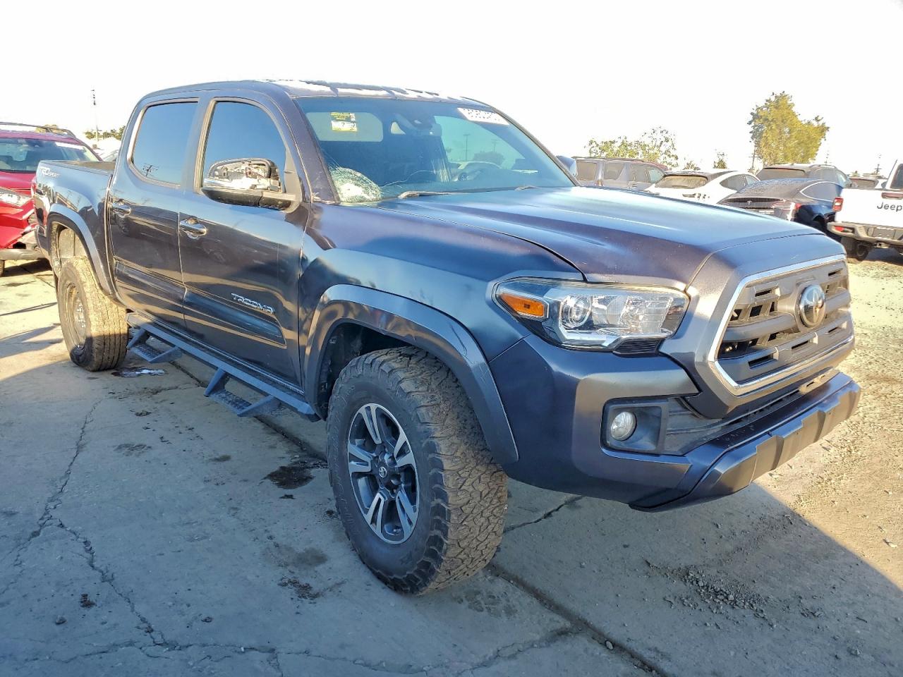 Toyota Tacoma Double Cab Image 3