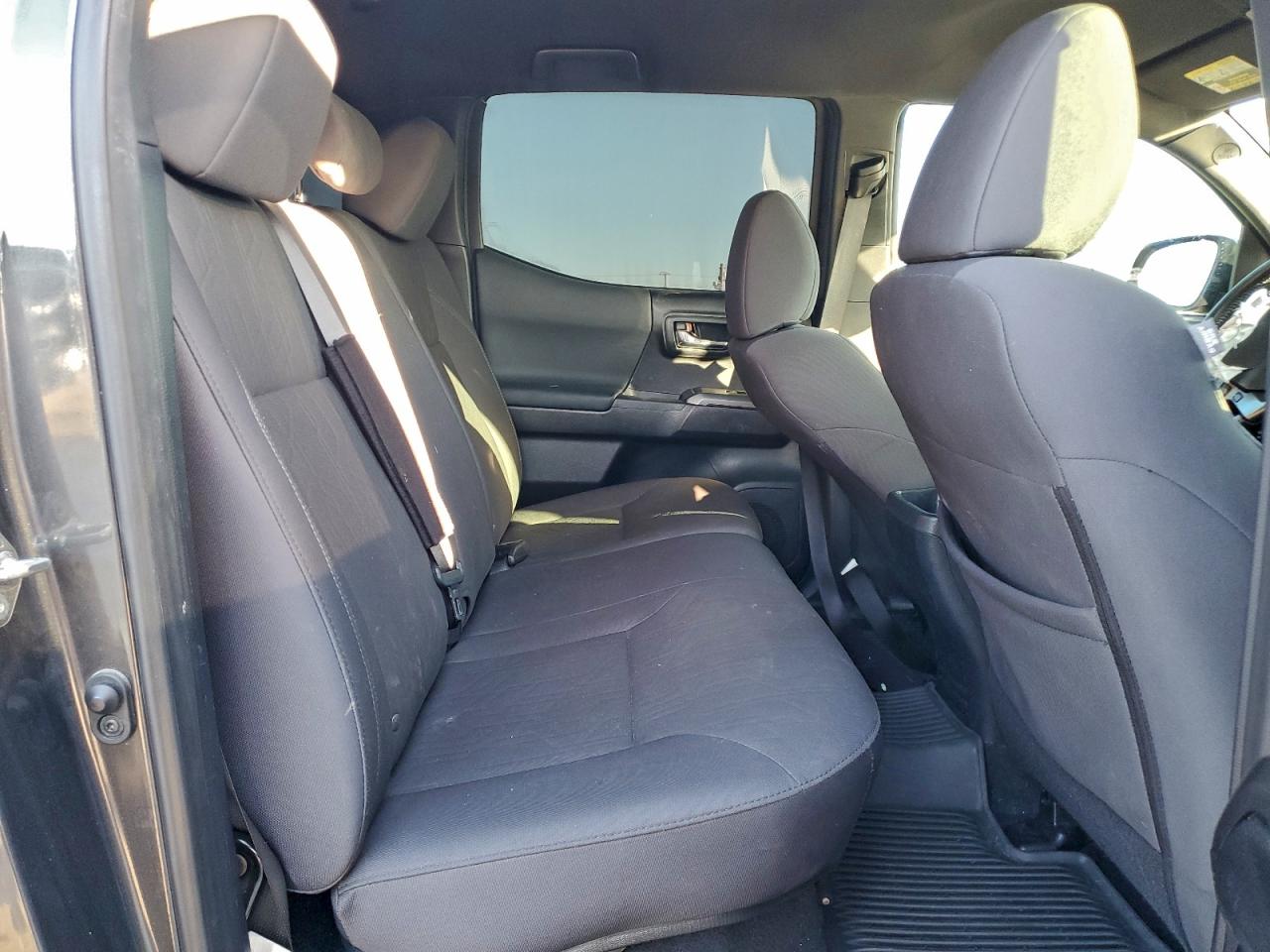 Toyota Tacoma Double Cab Image 8