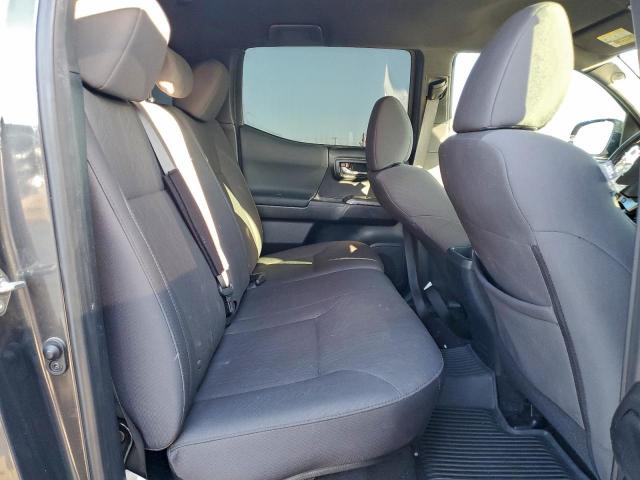 Toyota Tacoma Double Cab Image 8