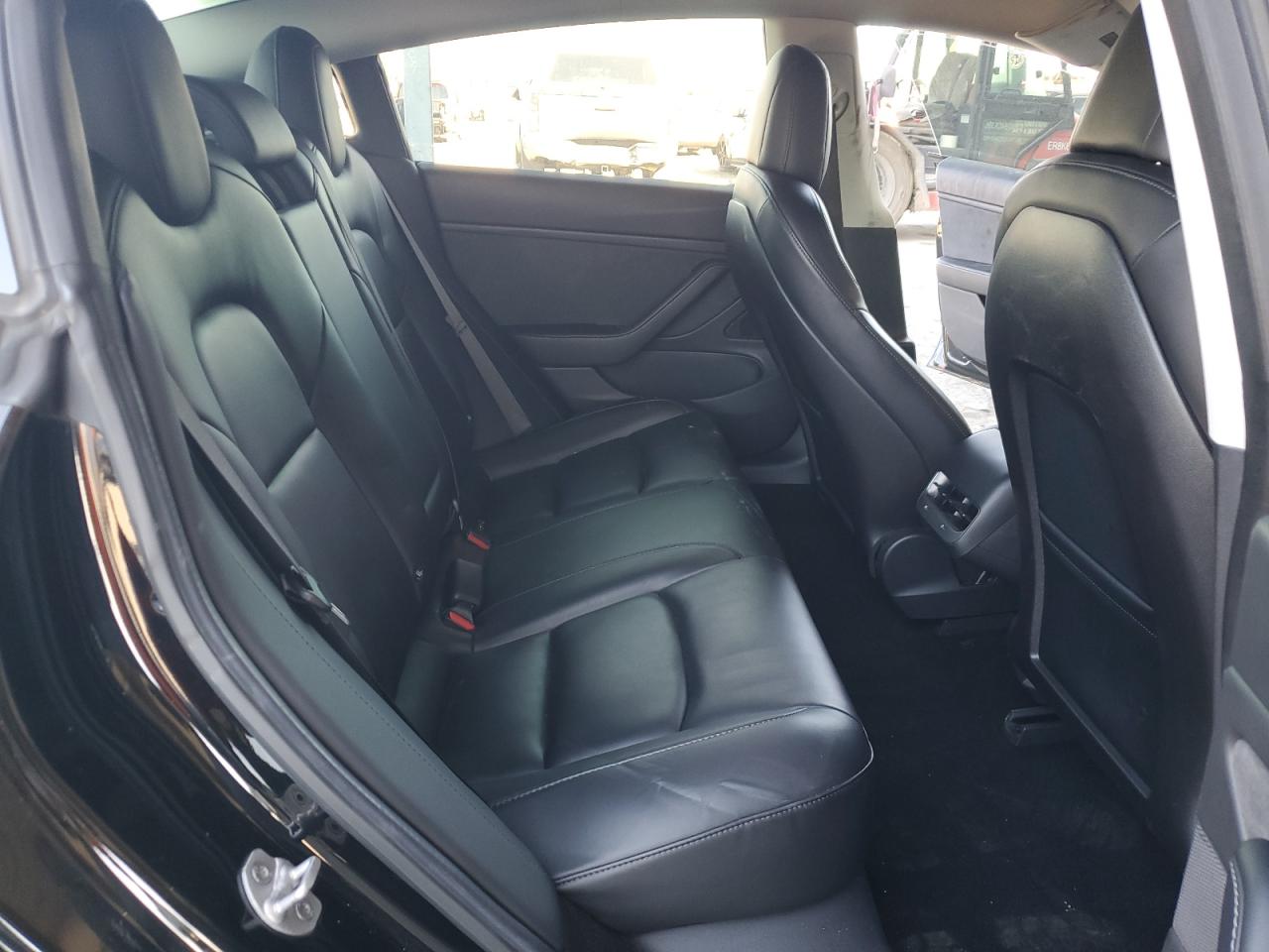 Tesla Model 3 Image 10