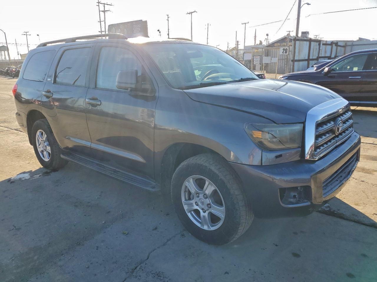 Toyota Sequoia Sr5 Image 2