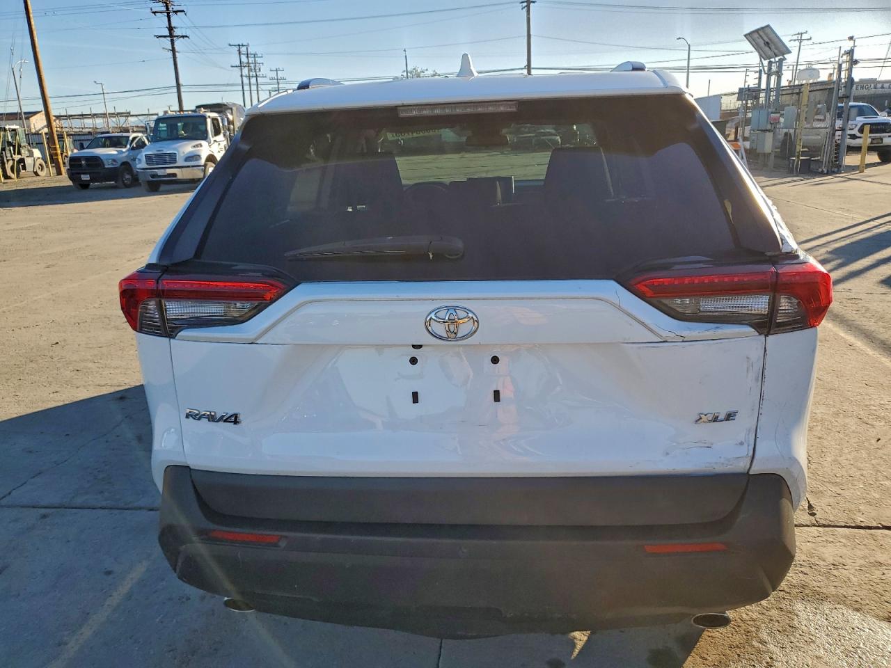 Toyota RAV4 Xle Image 5