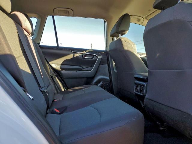 Toyota RAV4 Xle Image 9