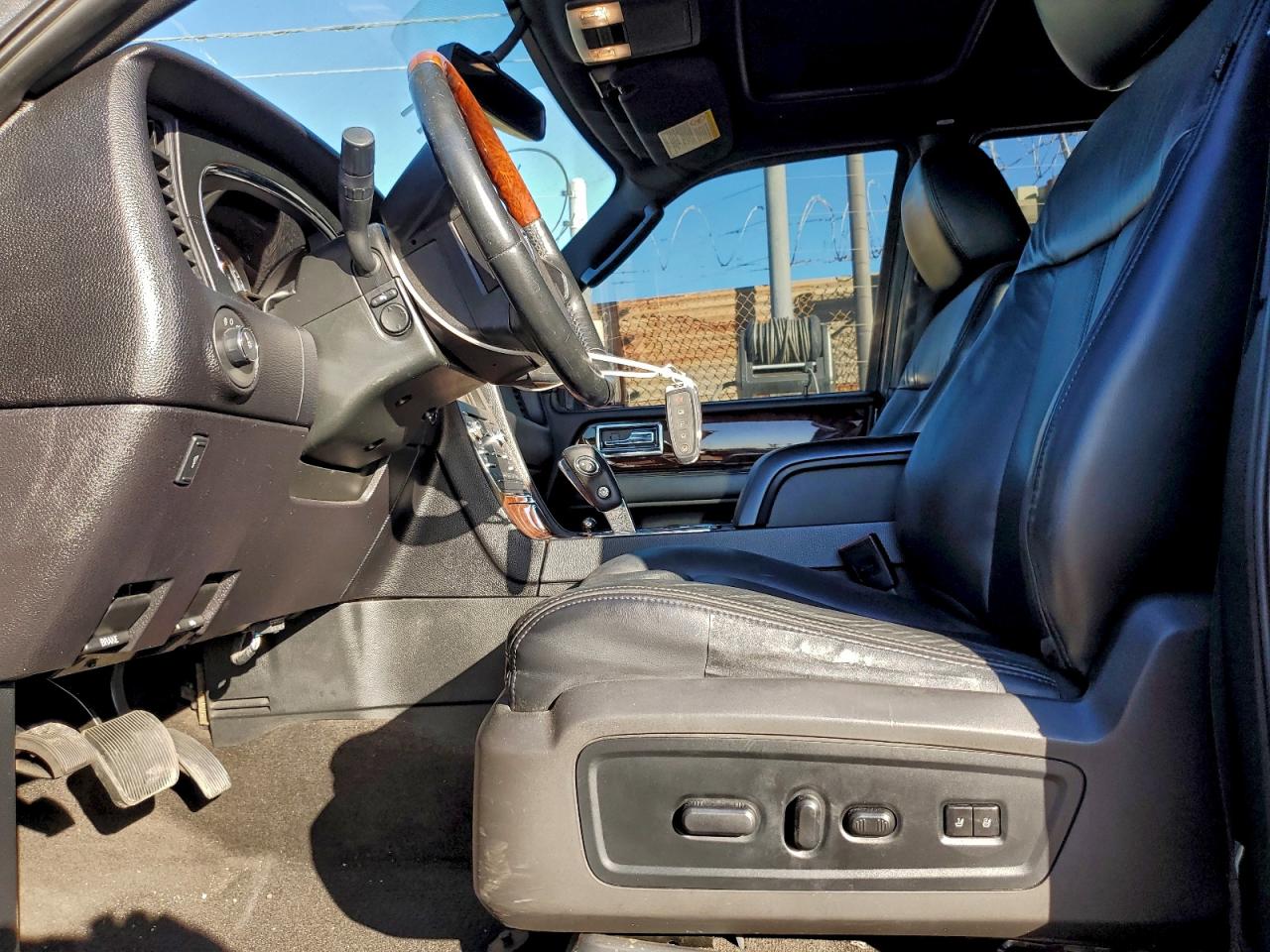 Lincoln Navigator Image 5