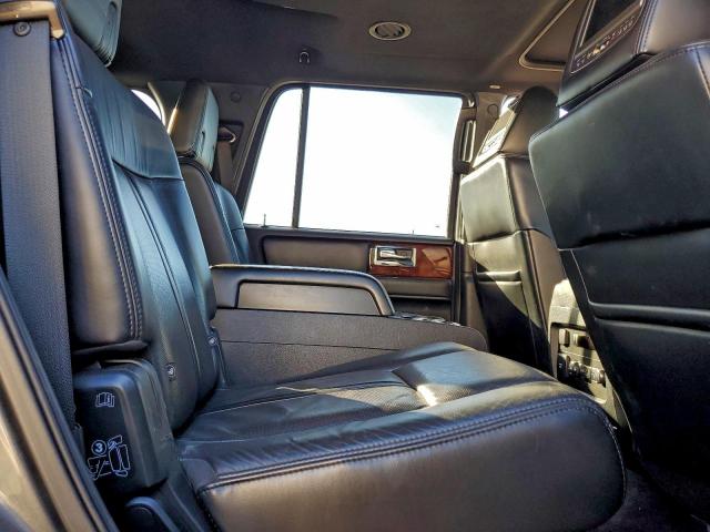 Lincoln Navigator Image 8