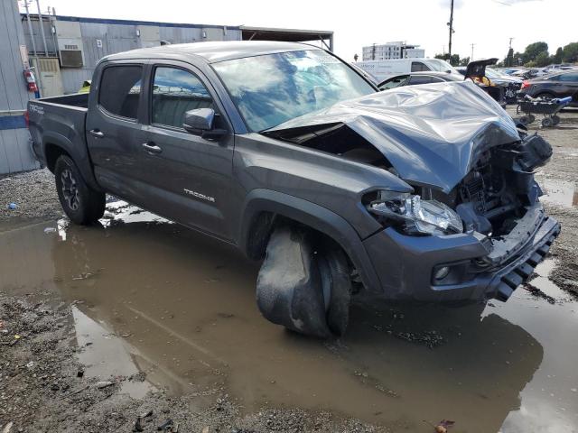 Toyota Tacoma Double Cab Image 4