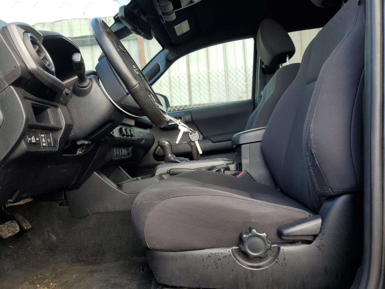 Toyota Tacoma Double Cab Image 10