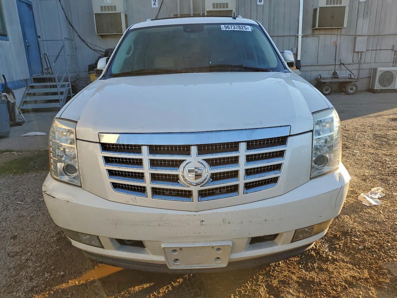 Cadillac Escalade Luxury Image 5