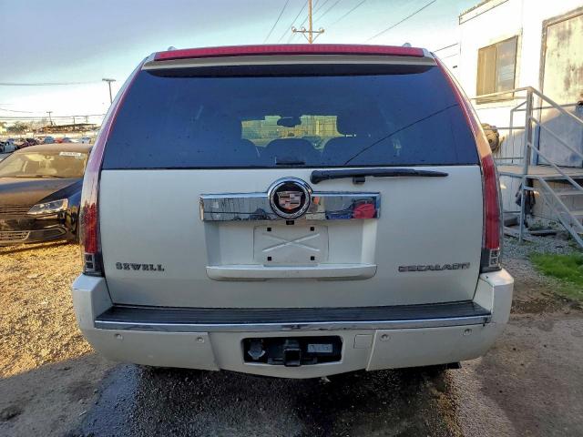 Cadillac Escalade Luxury Image 6