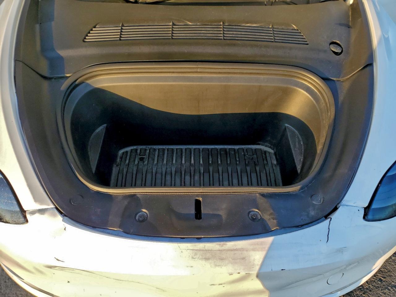 Tesla Model Y Image 12