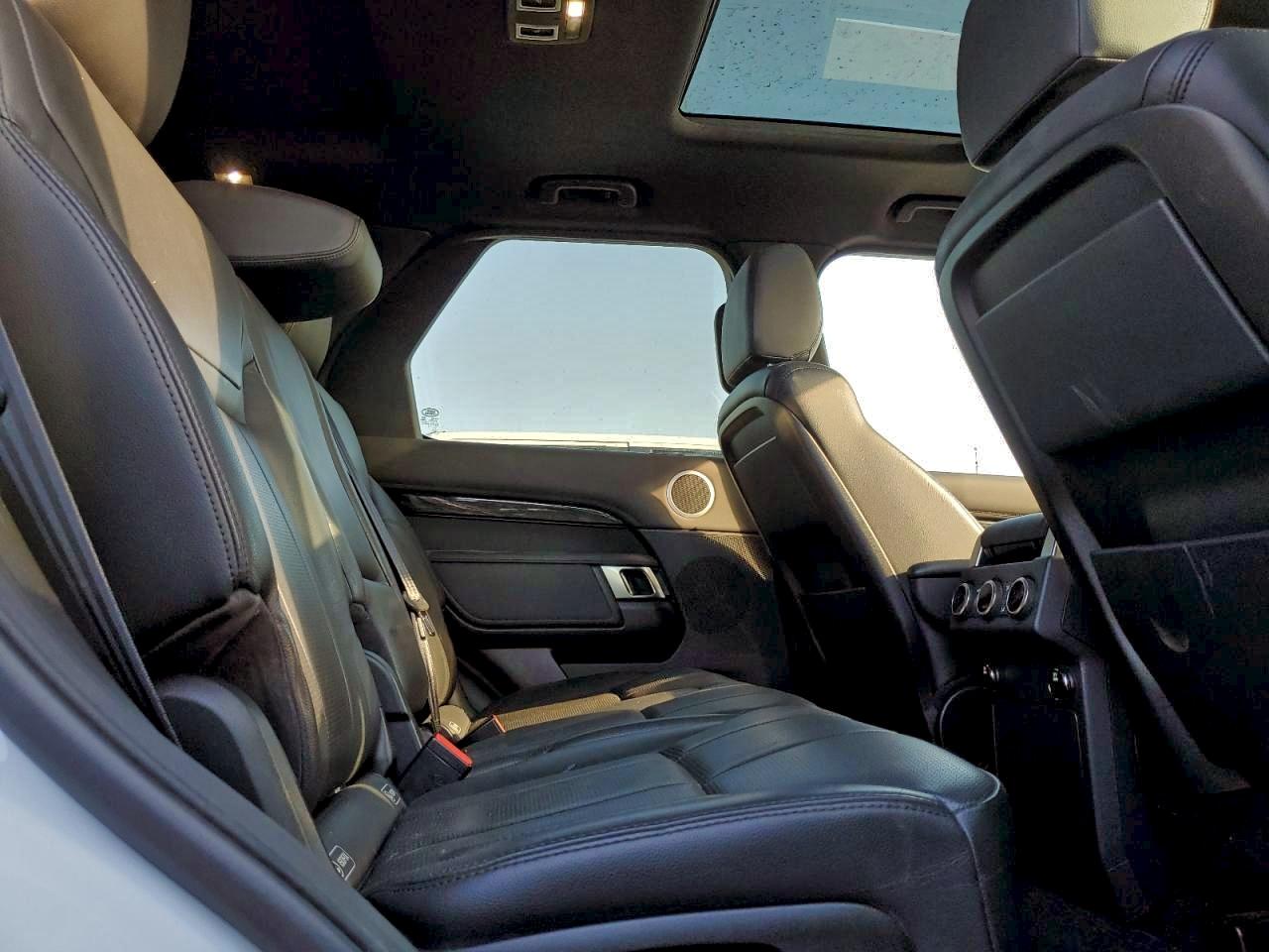 Land Rover Discovery Hse Image 11