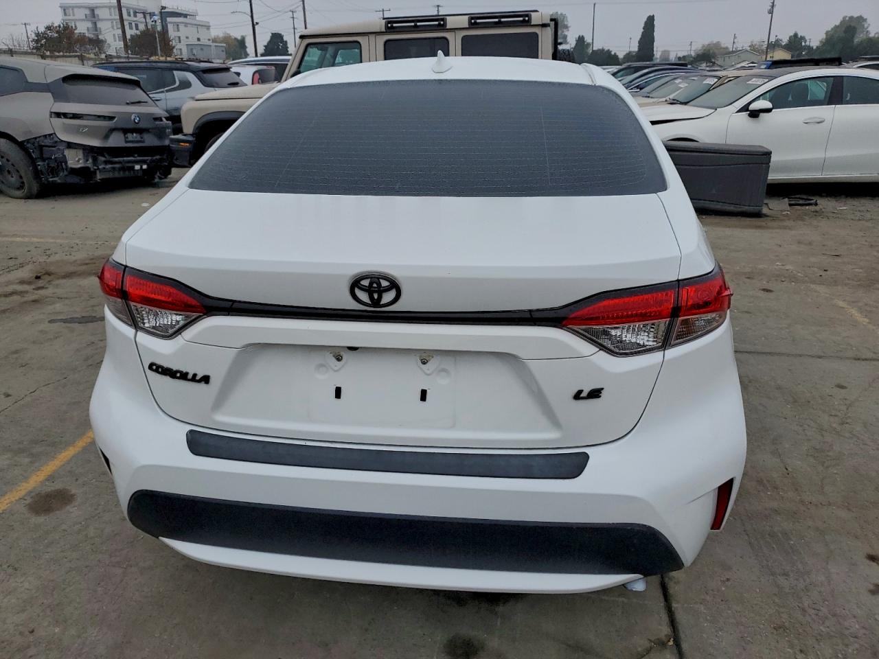 Toyota Corolla Le Image 8