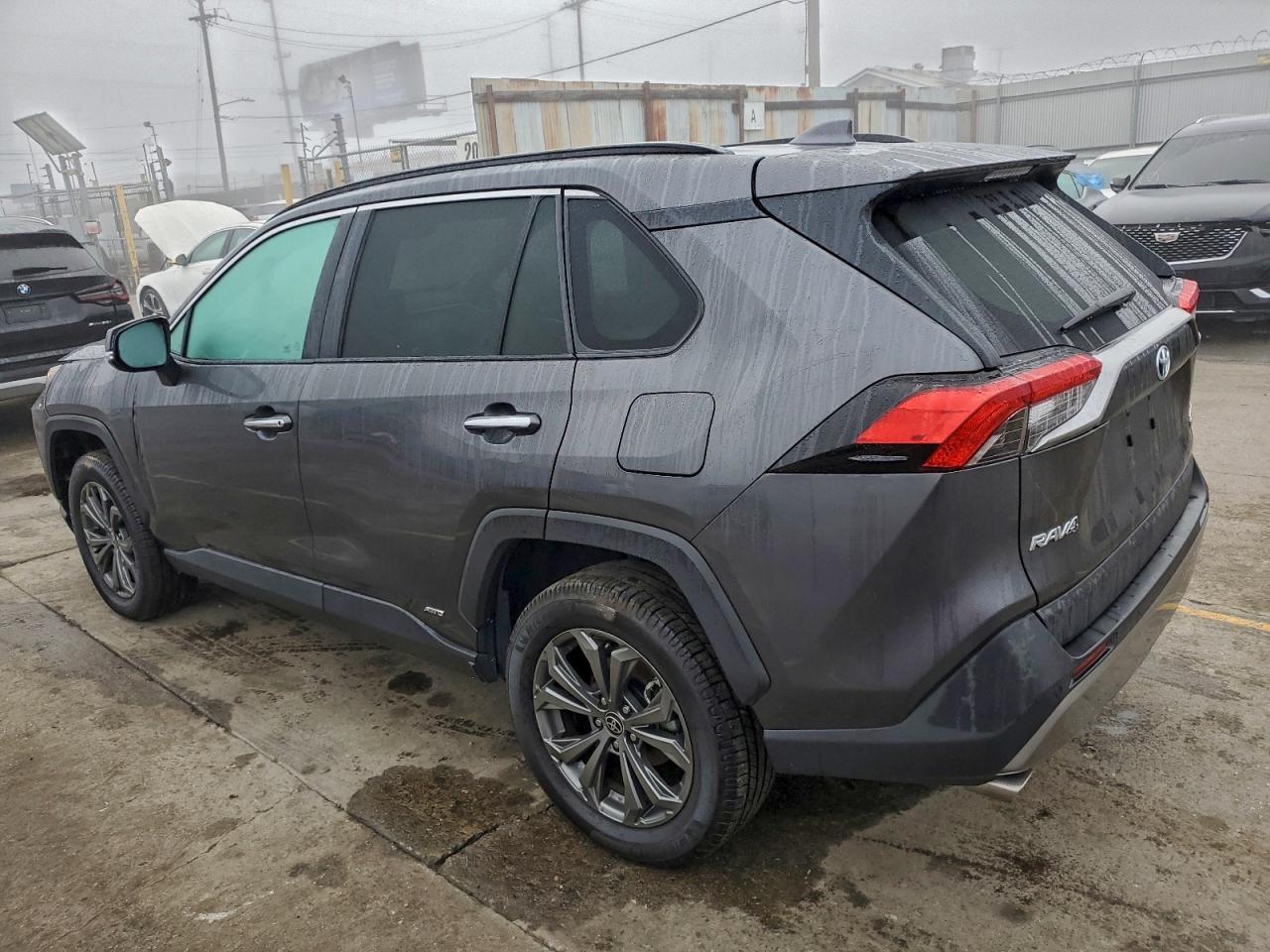 Toyota RAV4 Limited Image 6