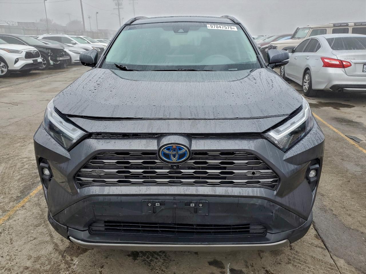 Toyota RAV4 Limited Image 8