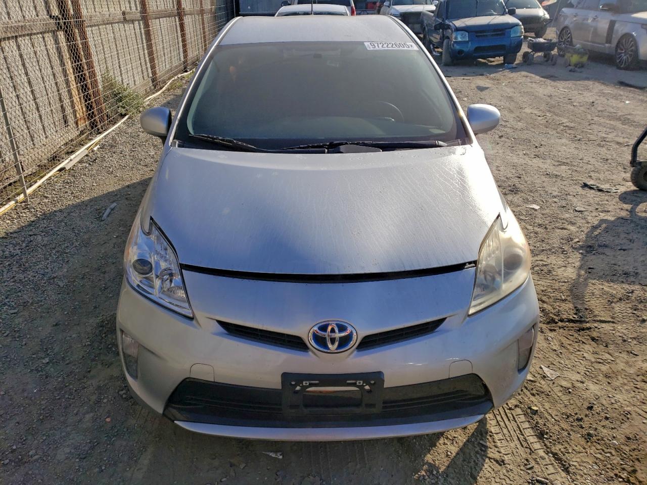 Toyota Prius Image 12