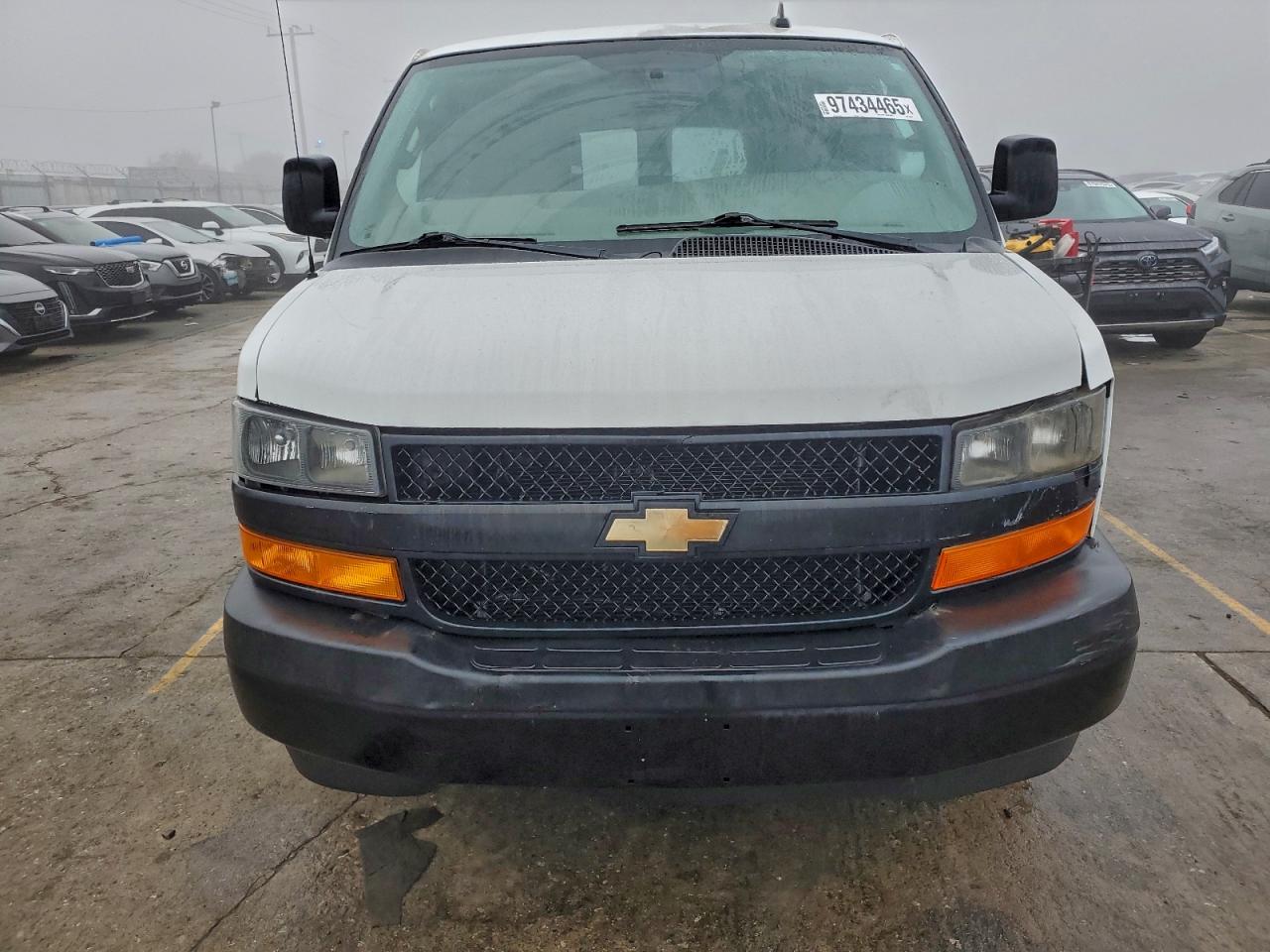 Chevrolet Express Image 9