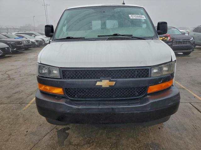 Chevrolet Express Image 9