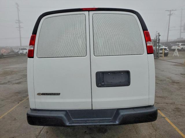 Chevrolet Express Image 6