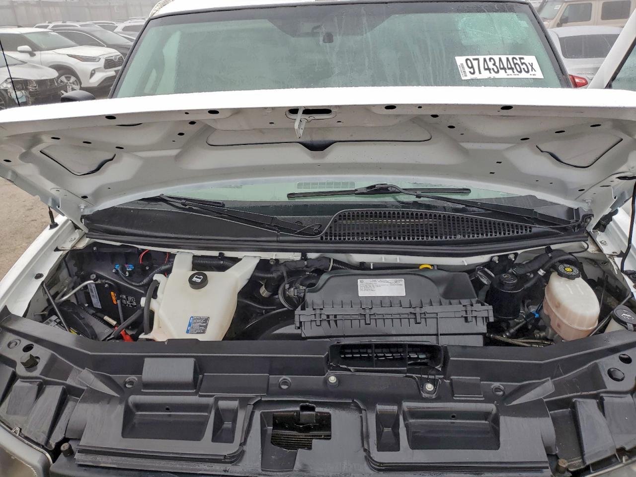 Chevrolet Express Image 10