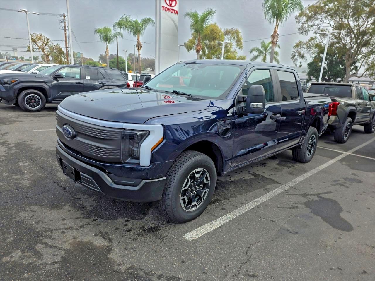 Ford F-150 Lightning Pro Image 5