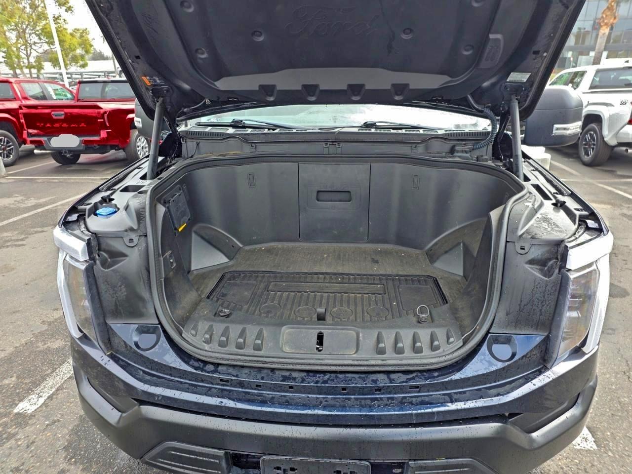 Ford F-150 Lightning Pro Image 3