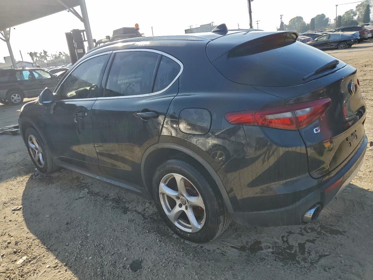 Alfa Romeo Stelvio Image 2