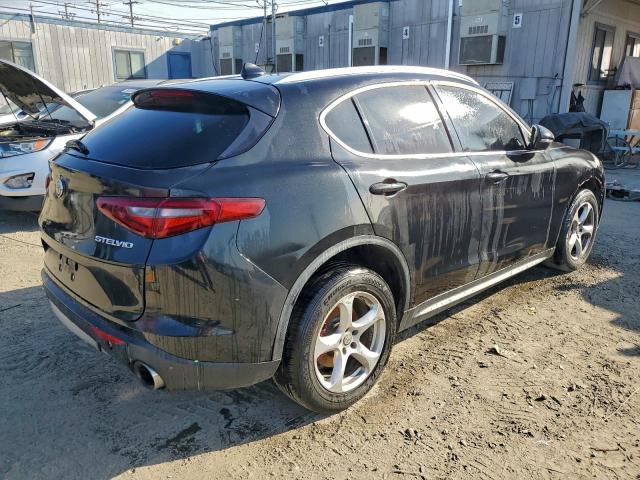 Alfa Romeo Stelvio Image 4