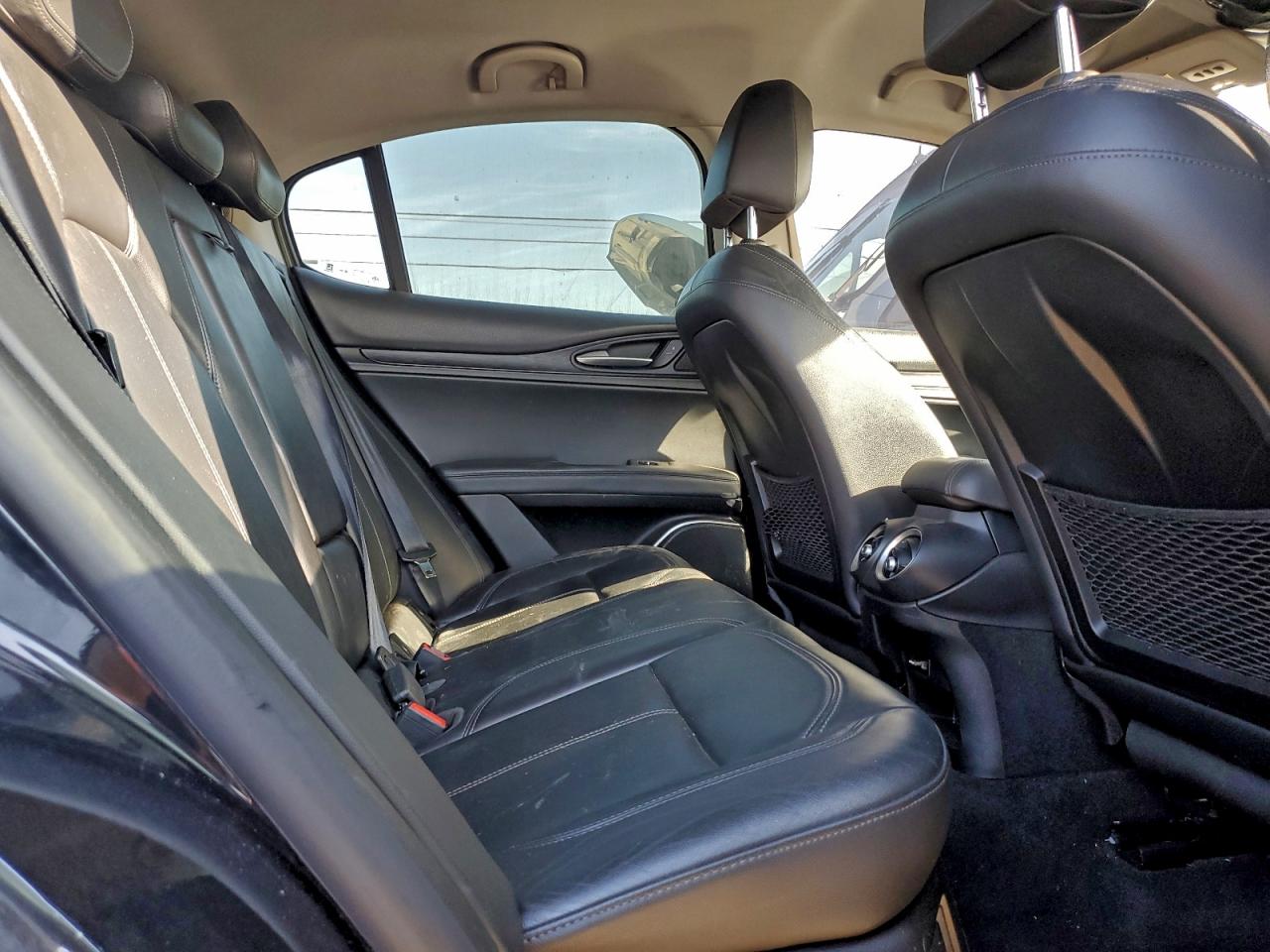 Alfa Romeo Stelvio Image 13